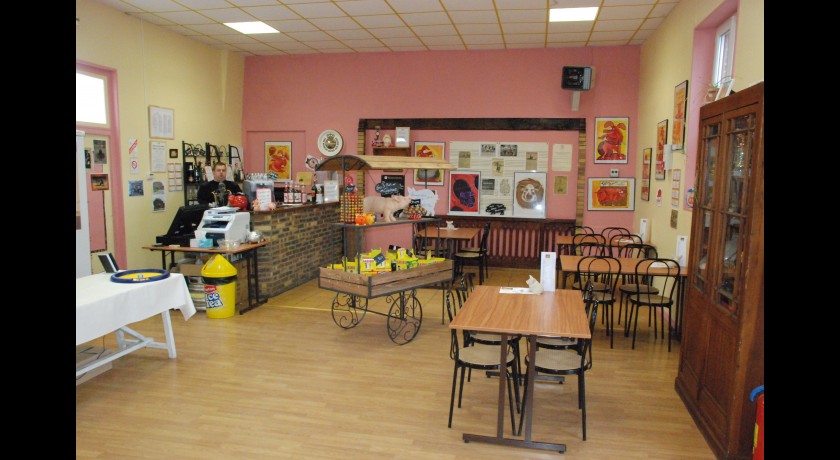 Restaurant La Taverne D'chés Troés Piots Coéchons Woignarue