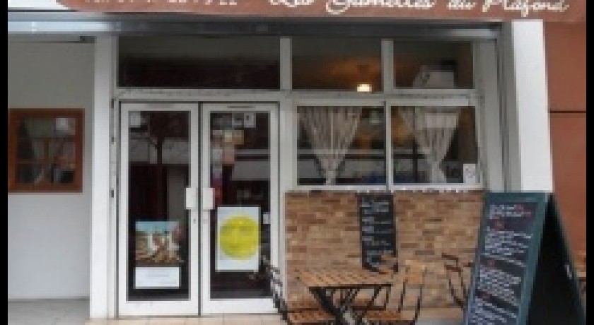 Les Gamelles Au Plafond  Suresnes