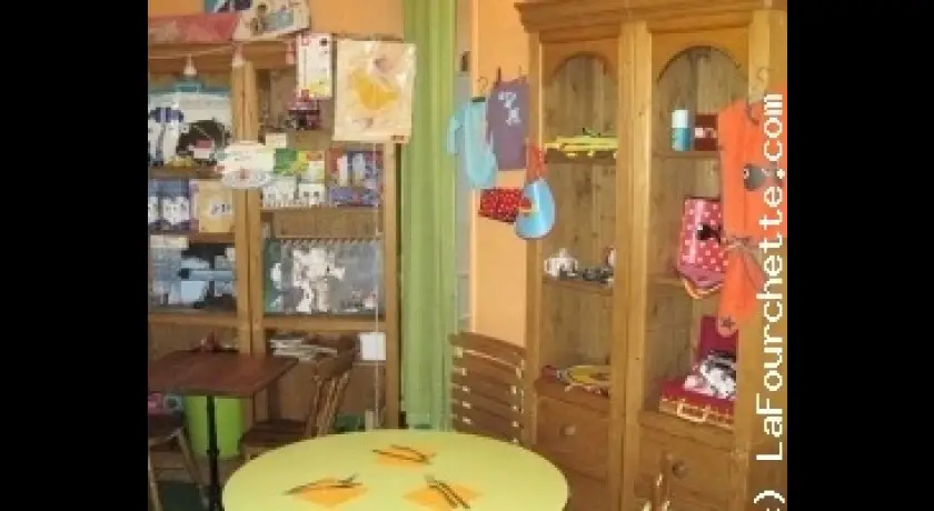 Restaurant Pendant Que Les Enfants Jouent Paris