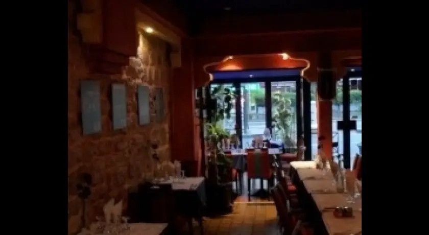 Restaurant La Rose De Damas Paris