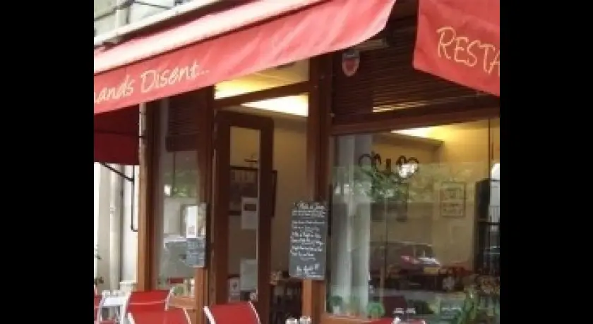 Restaurant Les Gourmands Disent Paris