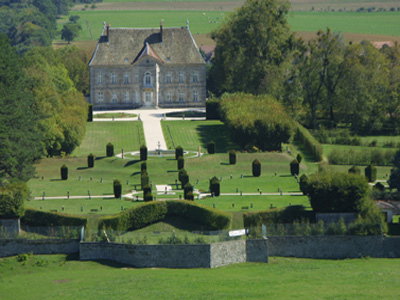 CHÂTEAU ET JARDIN À LA FRANÇAISE DE VAIRE-LE-GRAND