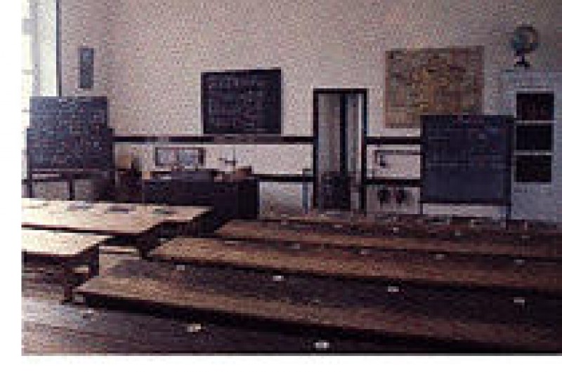 Musée De L'ecole Rurale En Bretagne Trégarvan