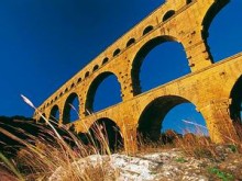 Le Pont Du Gard  Vers-pont-du-gard