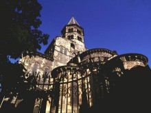 Eglise Notre-Dame du Port à Clermont-Ferrand