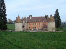 Chateau De Ménessaire 