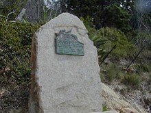 Stèle D'embarquement Du Général Giraud  Le Lavandou