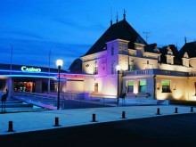 Poker Et Machine à Sous Dans La Capitale De La Dermatologie Thermale  La Roche-posay