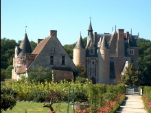 Chateau Du Moulin Conservatoire De La Fraise  Lassay-sur-croisne