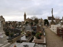 La Croix Monumentale,le Monument Sépulcral, Et La Chapelle Funéraire Du Cimetière De Audierne 