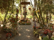 Ensemble Commémoratif Dit Tombeau De Saint Léonard, Ou De Saint Lénard  Andouillé-neuville