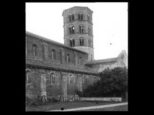 Ancien prieuré à Anzy le Duc (71)