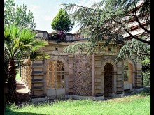 nymphée du jardin du château Thorenc