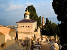 Chapelle dépositoire russe du cimetière du vieux château
