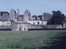 Château De Kerjean, Actuellement Musée Breton  Saint-vougay