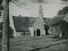 Chapelle Saint-jaoua Et Cimetière  Plouvien