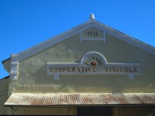 Coopérative Vinicole Dite Coopérative La Ruche, Puis Le Cellier Des Trois Pignes  Pignans