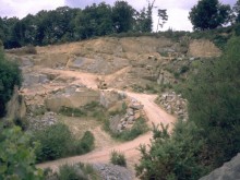 Carrière De Granite La Plaisance, Puis Usine De Taille De Matériaux De Construction  Mellé