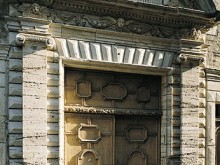 église Des Pénitents Noirs ; Théâtre  Pézenas