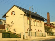 Tuilerie Et Briqueterie Saint-outrille, Actuellement Entreprise De Vente De Matériaux De Construction  Bourges