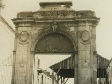 Portail monumental de l'hôtel Gassot-de-La-Vienne