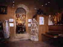 Vetements Et Ornements Liturgiques De Chevire Le Rouge  Cheviré-le-rouge