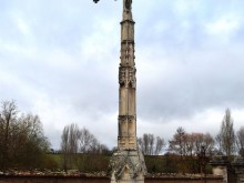 Croix de cimetière du 15e siècle