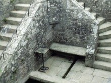 Fontaine De Dévotion Notre-dame-du-roncier Dite Fontaine Miraculeuse  Josselin