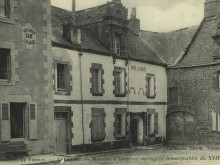 Maison Renaissance située au Sud de l'église