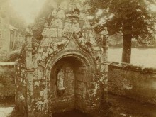 Fontaine Sainte-julitte Et Son Enceinte  Remungol