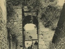 Porte Du Faubourg Saint-jean, Ou Poterne Saint-jean  Moncontour