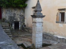 Fontaine Monumentale Du 17e Siècle  Ciboure