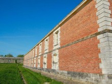 Poudrières et casernes anciennes