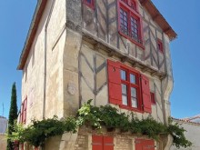 Maison à Pan-de-bois Dite De La Vinatrie  Saint-martin-de-ré