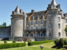 Château De La Rochecourbon  Saint-porchaire