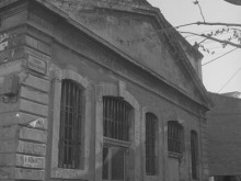 Halle (ancienne) , Sur La Place Dite Le Plagnet  Aramon