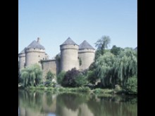 CHATEAU DE LASSAY-LES-CHATEAUX