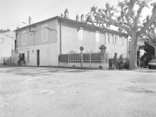 Maison ; Magasin De Commerce  Cavaillon