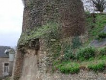 Tour Renaise  Montsûrs