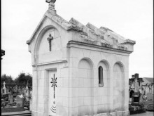 Chapelle Funéraire De La Famille De Villeneuve-carcouet  Concremiers