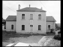école Primaire De Filles, Actuellement Maison  Concremiers