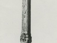 Croix Située Sur La Place Centrale  Sainte-sévère-sur-indre