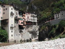 Village Médiéval Et Site Classé Des Maisons Suspendues  Pont-en-royans
