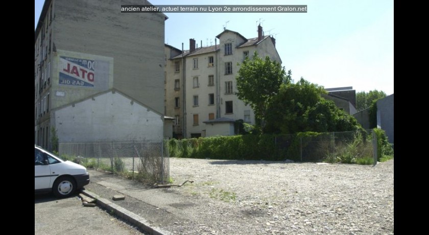 ancien atelier, actuel terrain nu