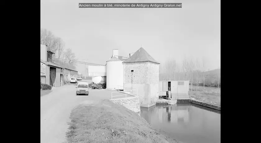 Ancien moulin à blé, minoterie de Antigny