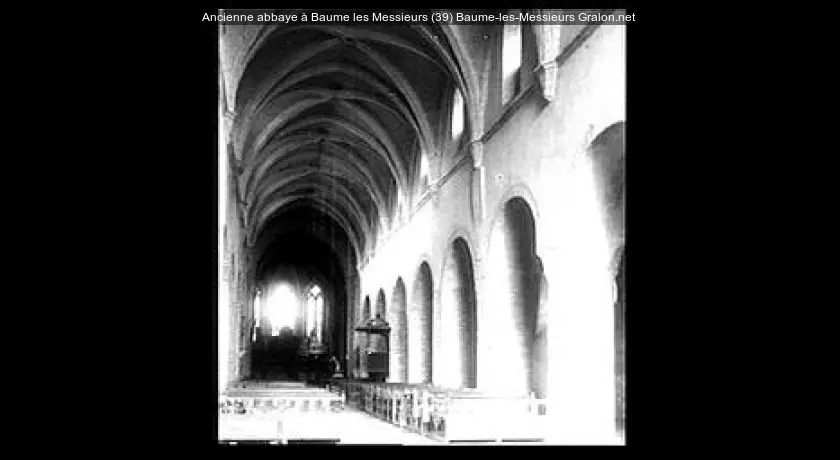 Ancienne abbaye à Baume les Messieurs (39)