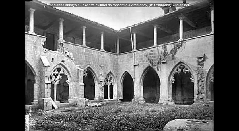 Ancienne abbaye puis centre culturel de rencontre d'Ambronay, (01)