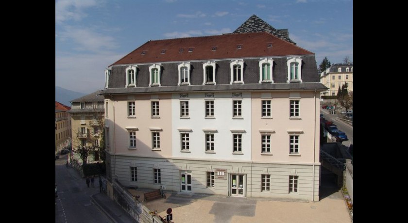 Ancienne École des frères de la doctrine chrétienne, puis école maternelle et tribunal, puis école supérieure de jeunes filles, actuelle bibliothèque municipale, Aix les Bains