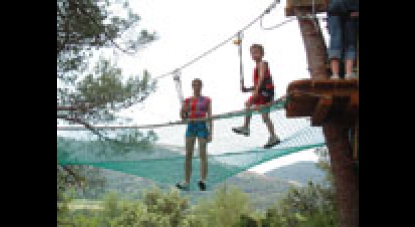 Aventures dans les arbres et loisirs en Ardèche