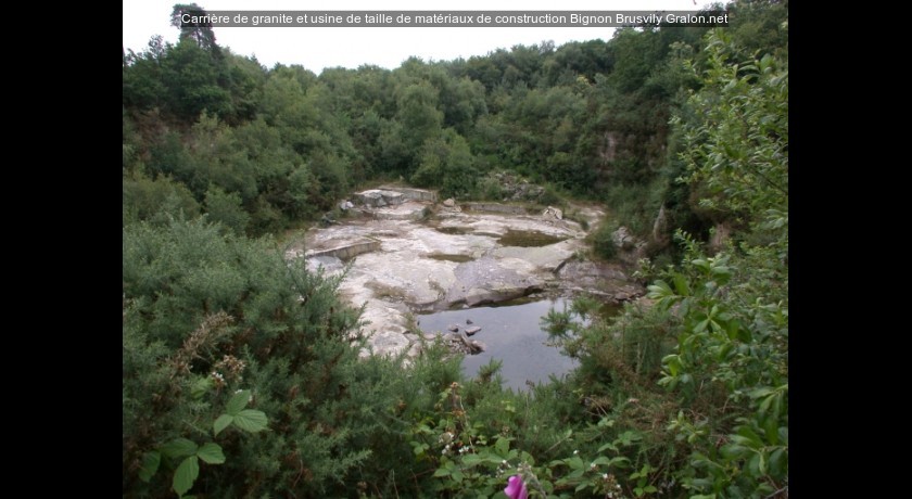 Carrière de granite et usine de taille de matériaux de construction Bignon